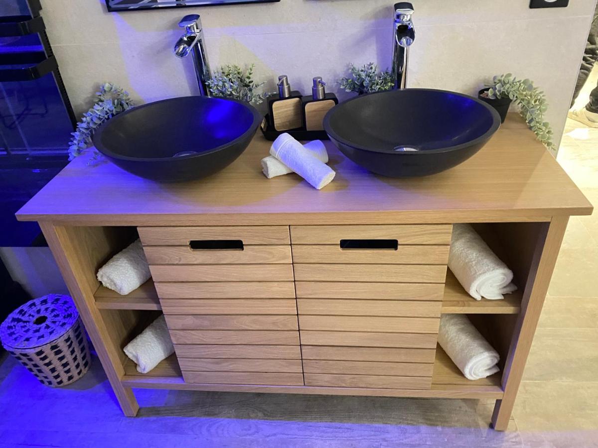 Bioty Chill & Spa Le Blanc-Mesnil Esterno foto